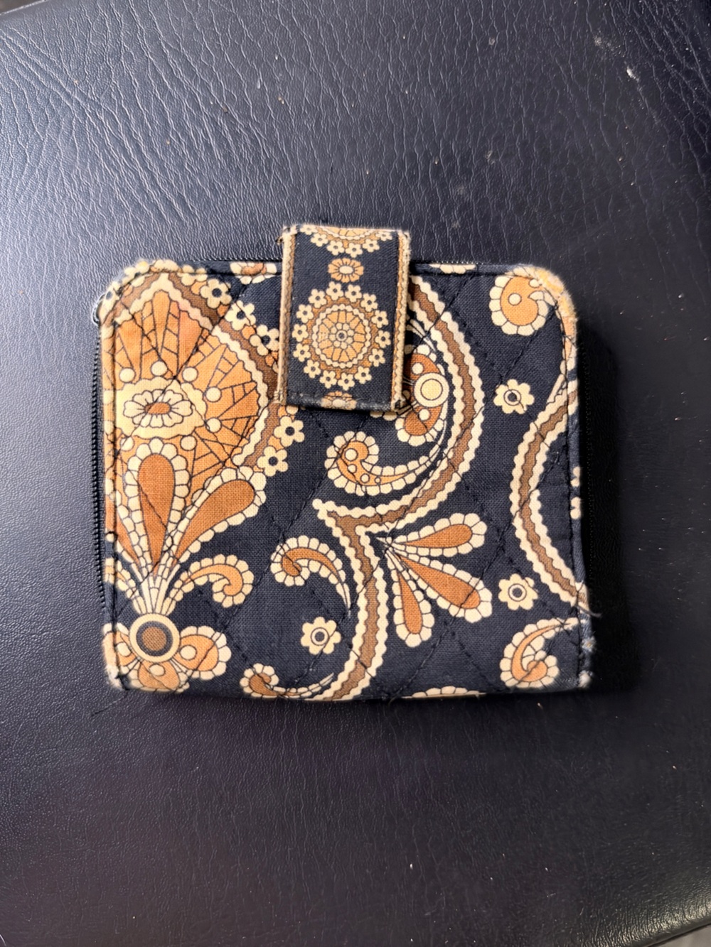 Vera Bradley Black Tan Paisley Quilted Zip Around Wallet Retired Pattern 4x4